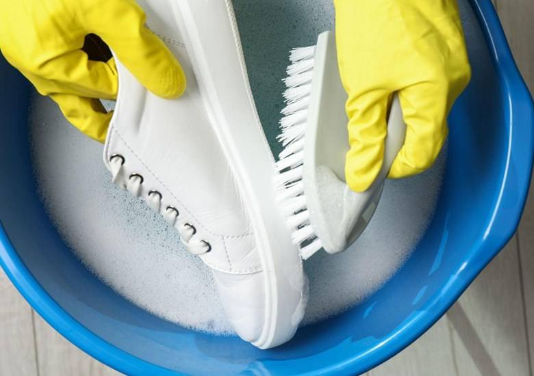 Best Way to Wash White Trainers